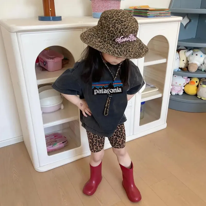 【90-140cm】二点セット 単品注文OK 元気いっぱい ヒョウ柄 女の子 半袖Ｔシャツ＋ショートパンツ セットアップ