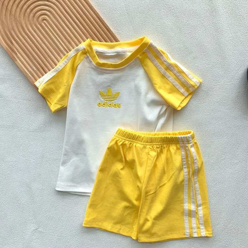 【80-130cm】二点セット よく売れる トレンド  刺繍 多色展開 半袖Ｔシャツ＋ショートパンツ セットアップ