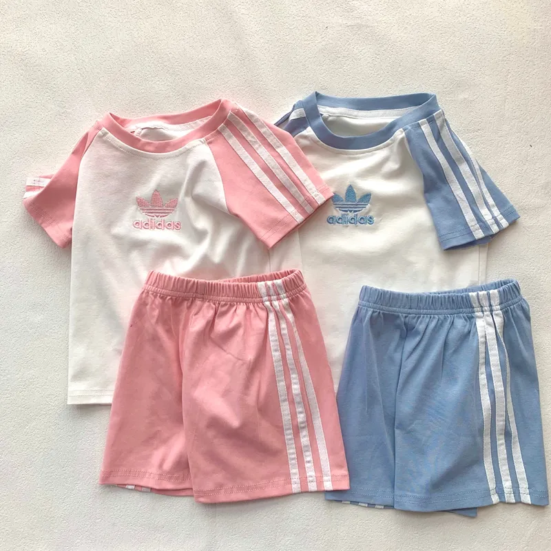 【80-130cm】二点セット よく売れる トレンド  刺繍 多色展開 半袖Ｔシャツ＋ショートパンツ セットアップ