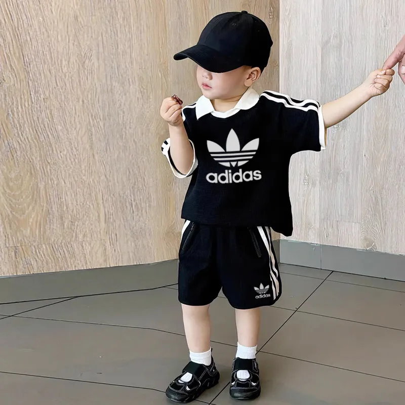 【80-160cm】二点セット 存在感アップ  デイリーにぴったり カジュアル POLOネック 半袖Ｔシャツ＋ショートパンツ セットアップ