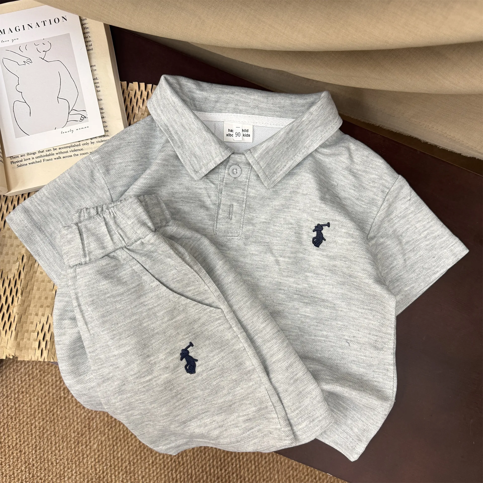 【90-140cm】二点セット 絶対後悔しない 爆売れ中 シンプル 刺繍 半袖Ｔシャツ＋ショートパンツ セットアップ