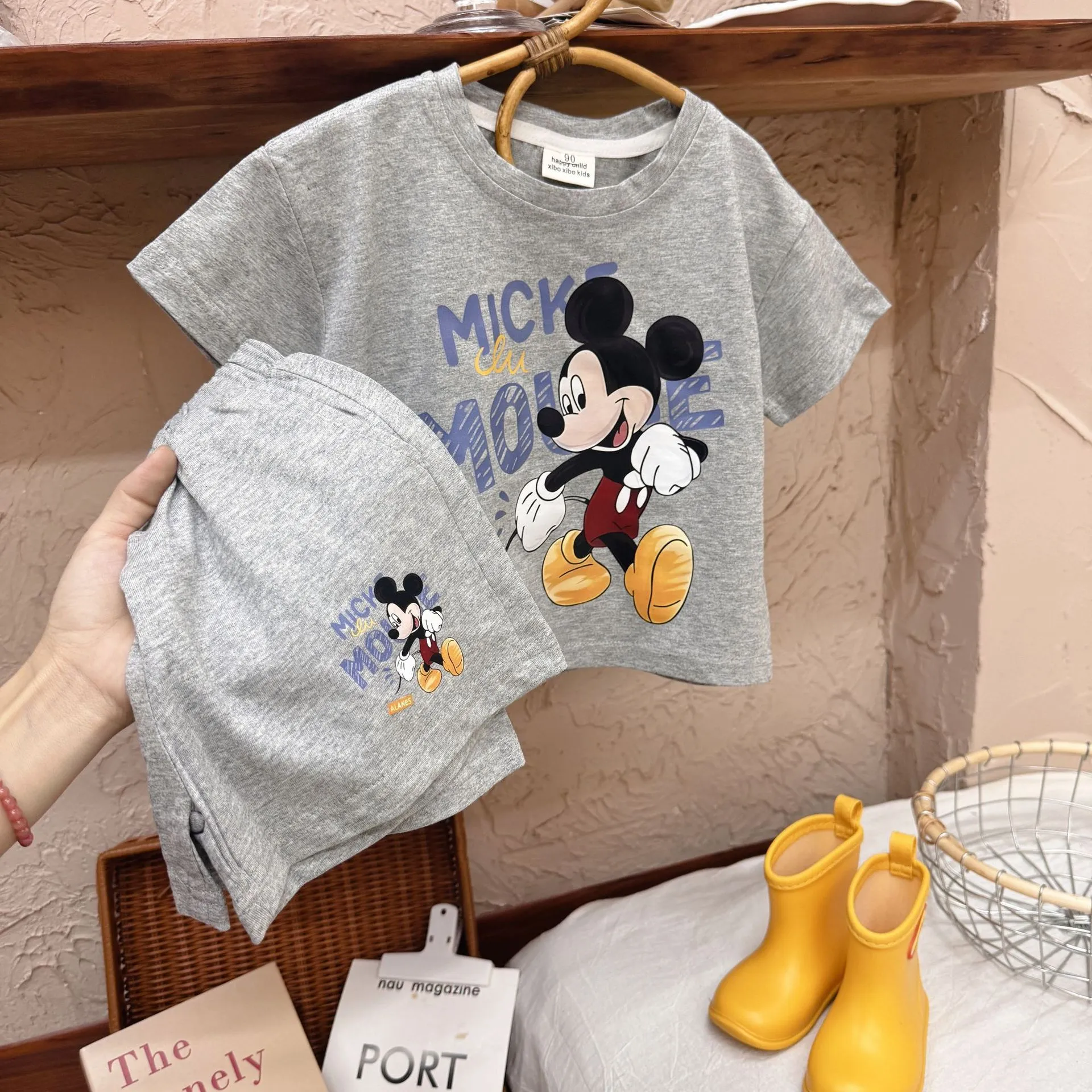 【90-140cm】二点セット お気に入り 売れ筋 カートゥーン 可愛い 快適 半袖 Ｔシャツ＋ショートパンツ セット