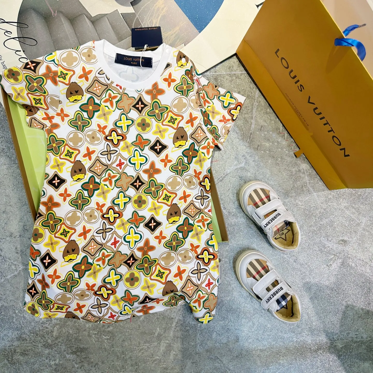 【66-110cm】目を奪われる 大注目 遊び心満載 プリント 快適 ベビー 半袖Ｔシャツ+ショートパンツ セットアップ/ワンピース