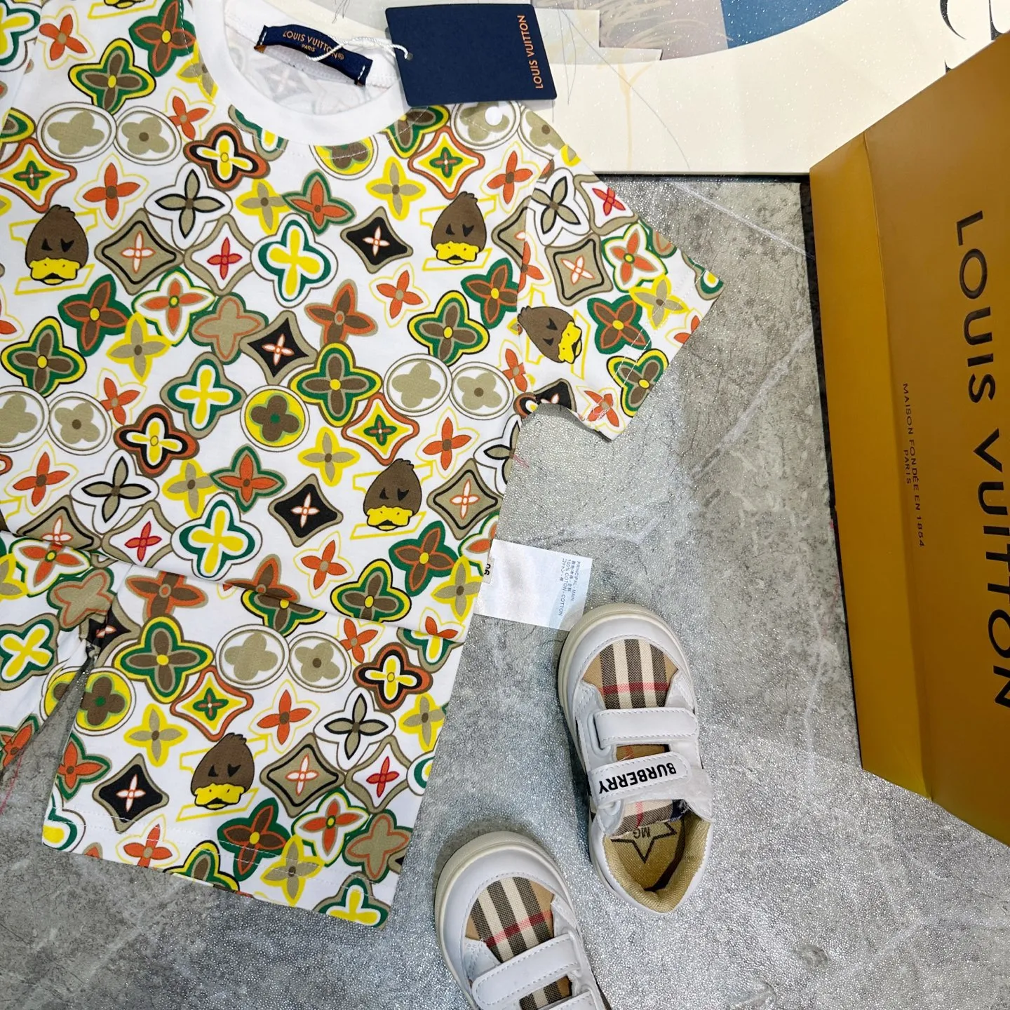 【66-110cm】目を奪われる 大注目 遊び心満載 プリント 快適 ベビー 半袖Ｔシャツ+ショートパンツ セットアップ/ワンピース