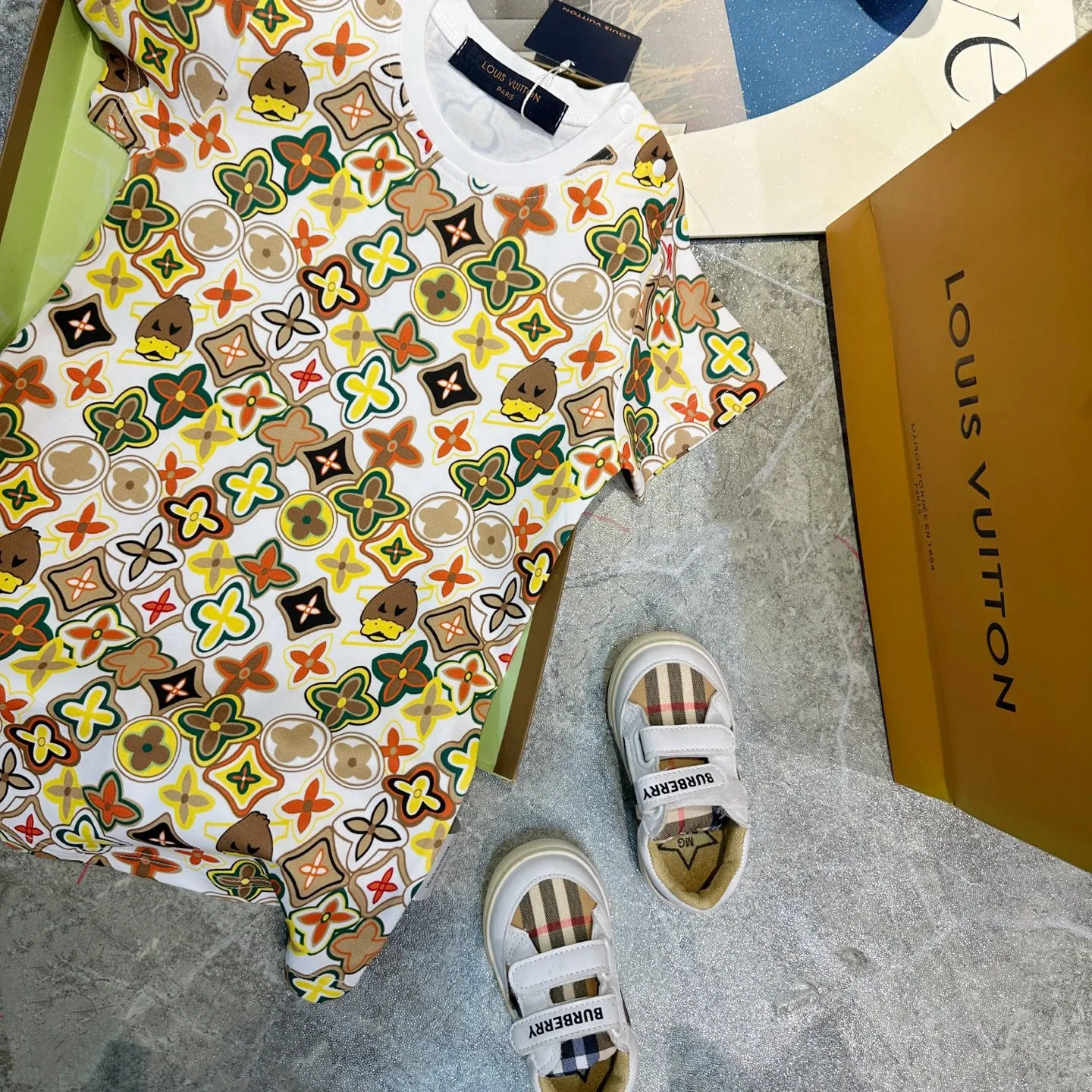 【66-110cm】目を奪われる 大注目 遊び心満載 プリント 快適 ベビー 半袖Ｔシャツ+ショートパンツ セットアップ/ワンピース
