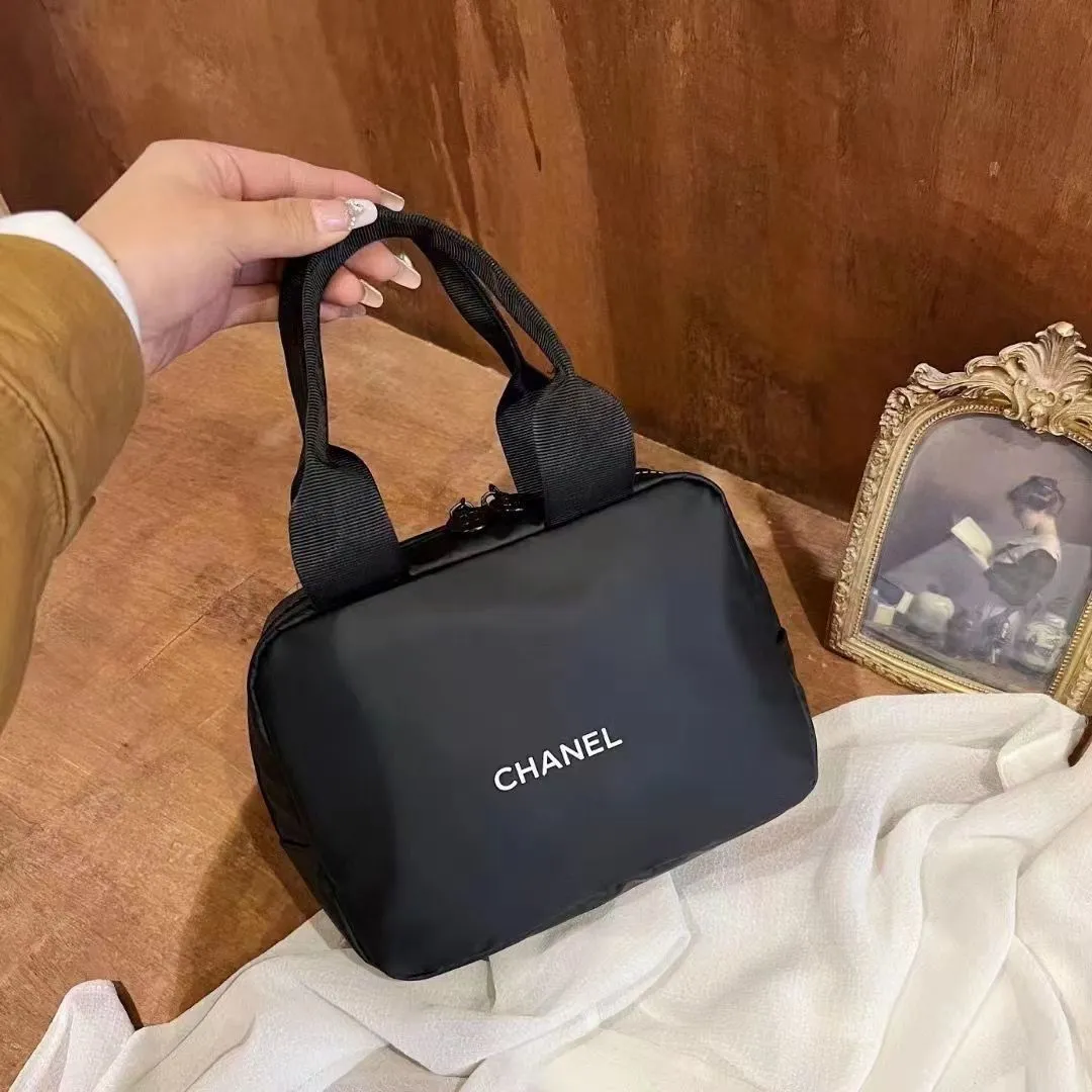 【激安1円！！】絶対欲しい シンプル デイリー用 大容量 携帯用 小物入れ 化粧ポーチ