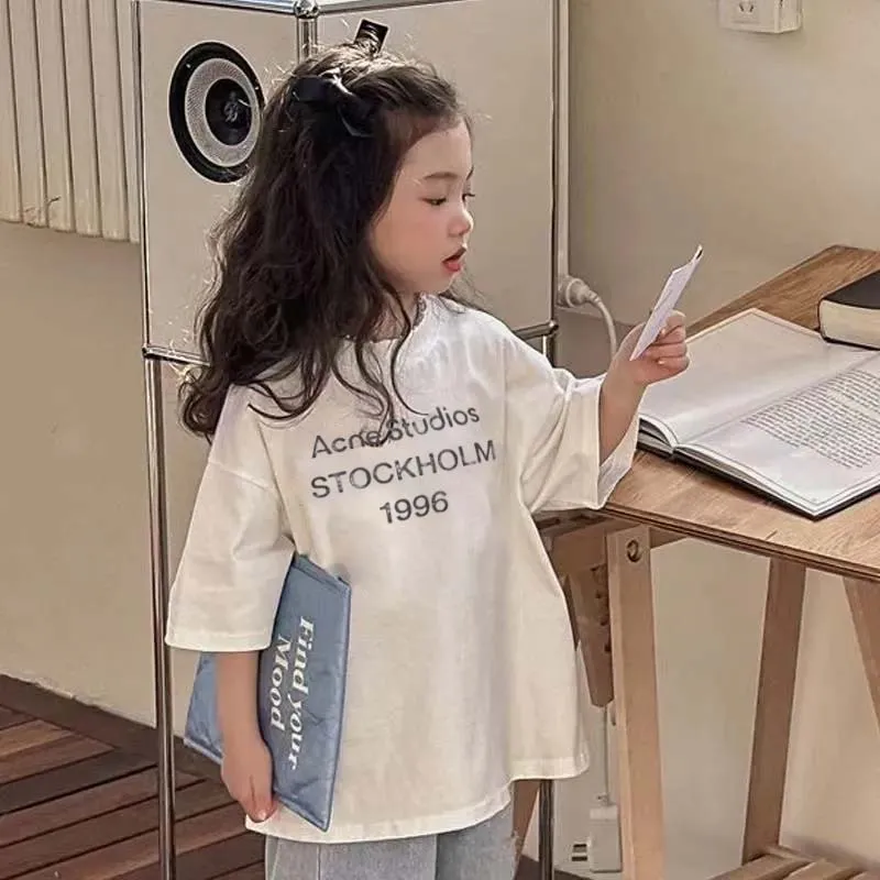 【90-160cm】これを逃す手はない 大注目 シンプル アルファベット 女の子 半袖 Ｔシャツ