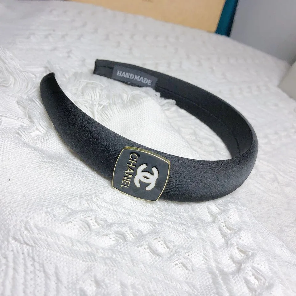 おしゃれのアクセントに おでかけにもおすすめ 髪に優しい シンプル カチューシャ
