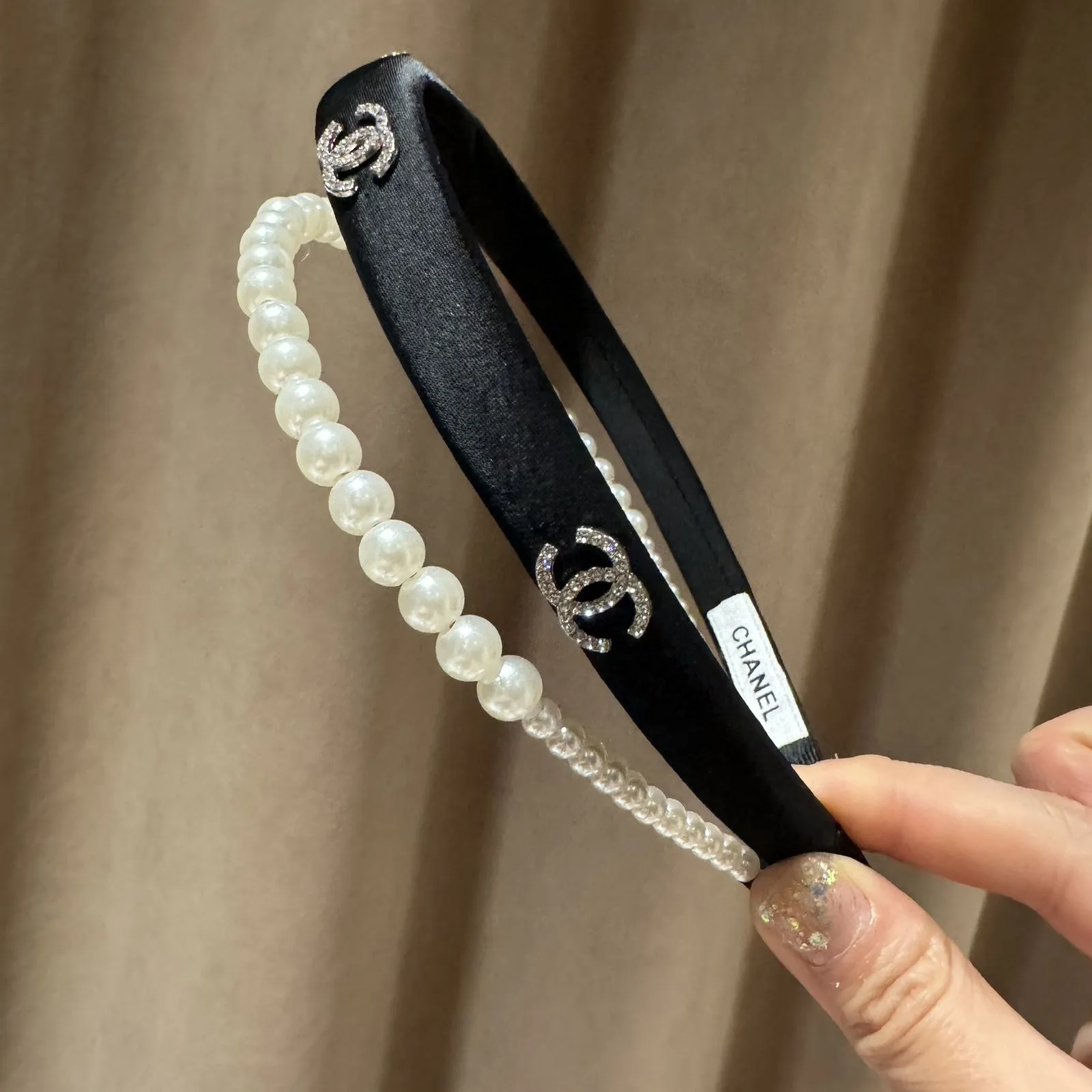 おしゃれのアクセントに 目を引く シンプル 軽量 ヘアアクセサリー カチューシャ
