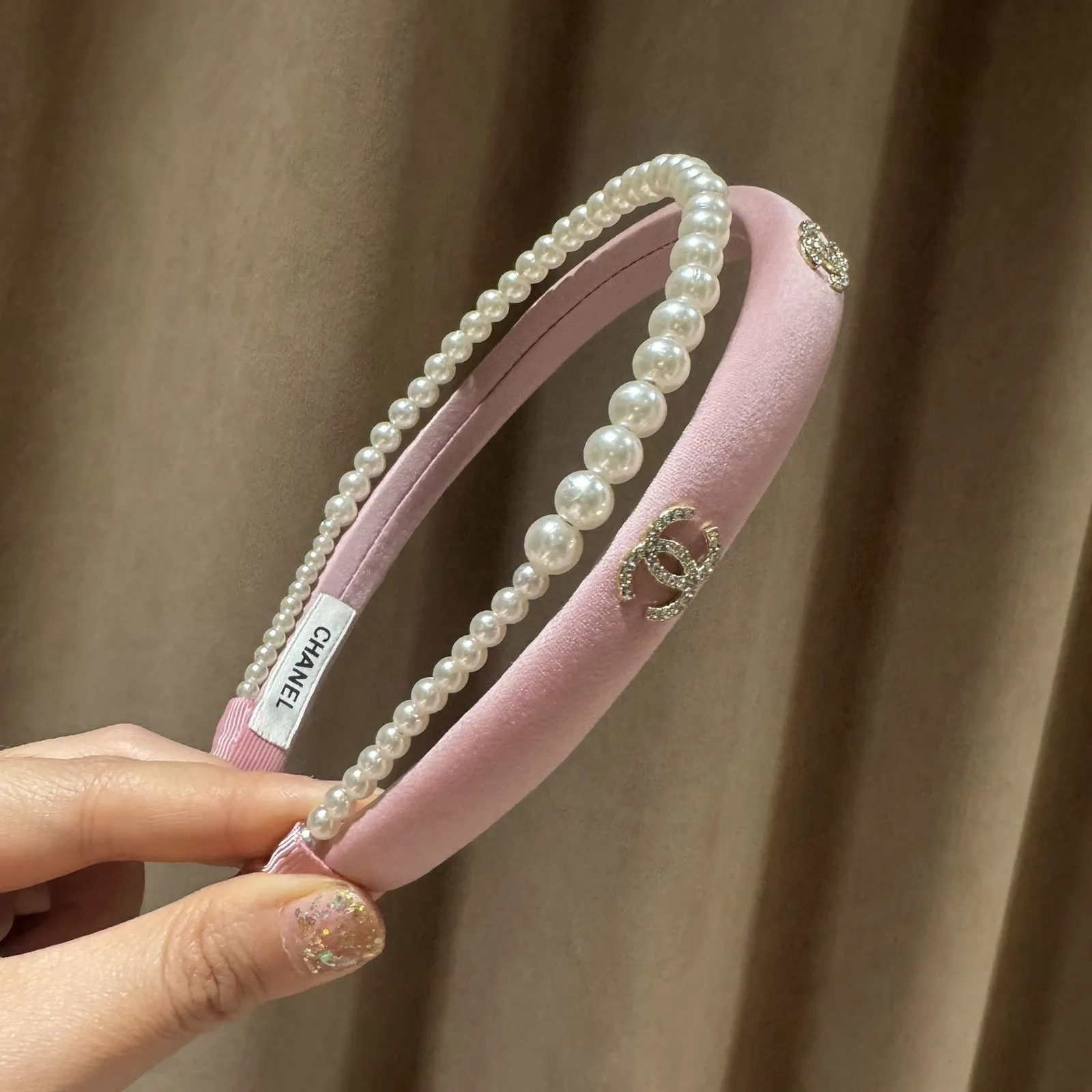 おしゃれのアクセントに 目を引く シンプル 軽量 ヘアアクセサリー カチューシャ