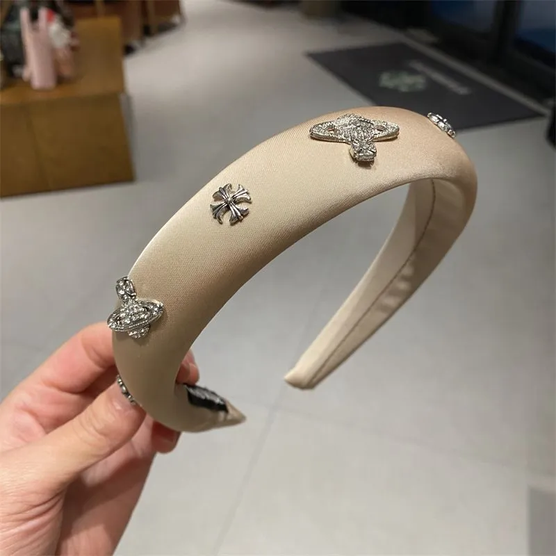 絶対欲しい モード感アップ プレゼントに最適 ガーリー シンプル カチューシャ