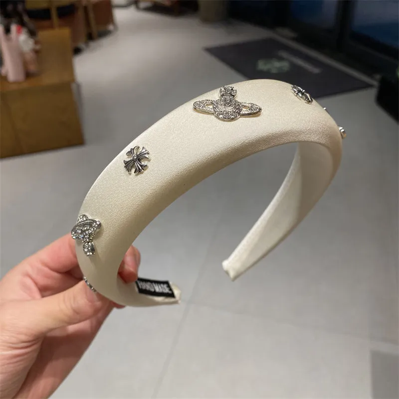 絶対欲しい モード感アップ プレゼントに最適 ガーリー シンプル カチューシャ