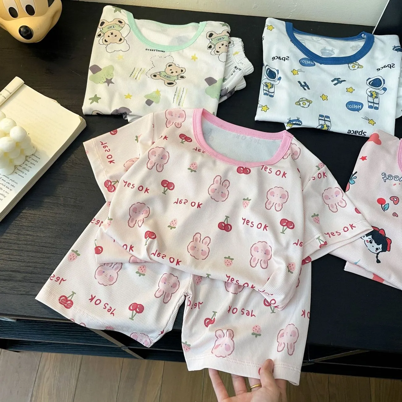 【90-160cm】キッズ向け 通気性 肌に優しい 柔らかな肌触り ゼットアップ ルームウェア