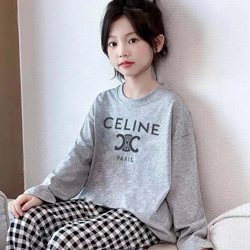 【90-160cm】好感度100％  大好評 おしゃれ カジュアル 着やすい 女の子 長袖 Ｔシャツ