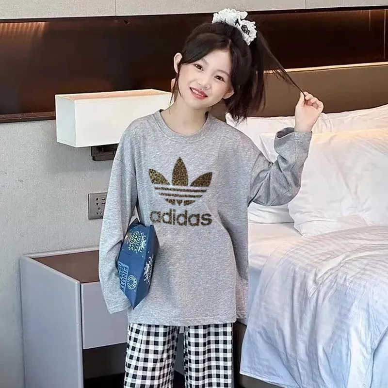 【90-160cm】毎日着たくなる 人気上昇中 カジュアル 合わせやすい 女の子 長袖 Ｔシャツ