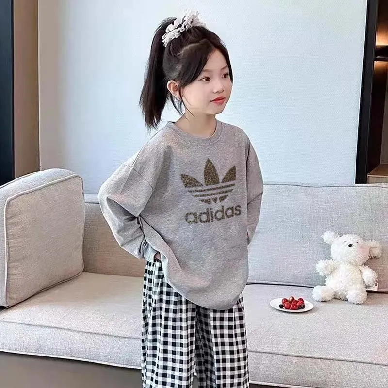 【90-160cm】毎日着たくなる 人気上昇中 カジュアル 合わせやすい 女の子 長袖 Ｔシャツ