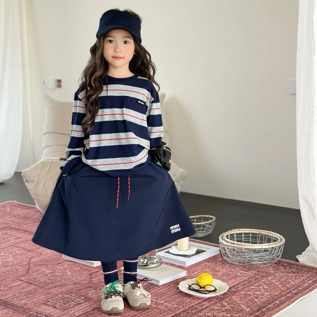 【110-150cm】SNS映えコーデに 品質満点 カジュアル トレンド 女の子 長袖Ｔシャツ/スカート